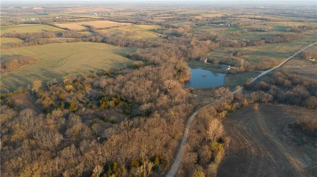 $425,000 | 5783 Union Road, McLouth, KS 66054