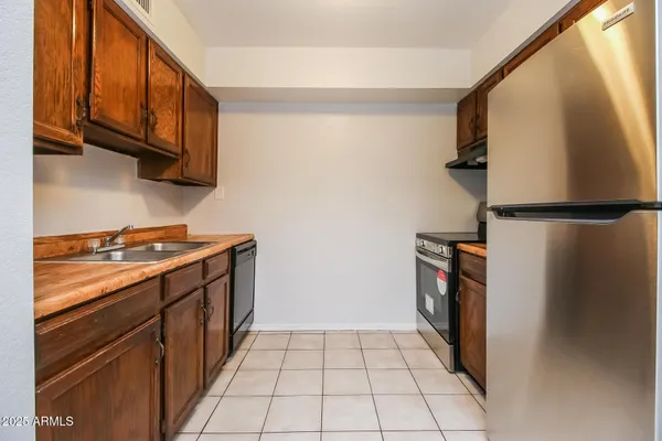 $1,036 | 1050 West University Drive, Unit 201, Mesa, AZ 85201
