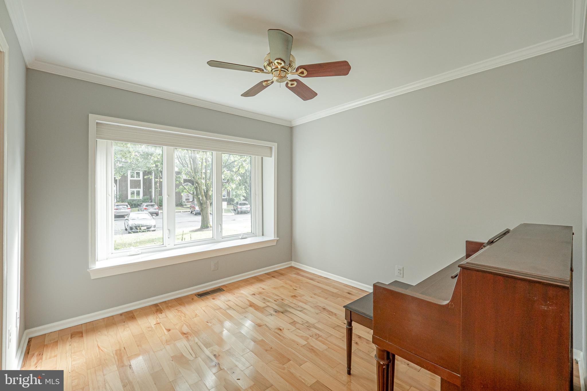 231 Fox Run Exton, PA 19341 - Photo 6 of 36 Study or Dining