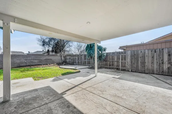 $450,000 | 1521 Stanford Avenue, Clovis, CA 93611