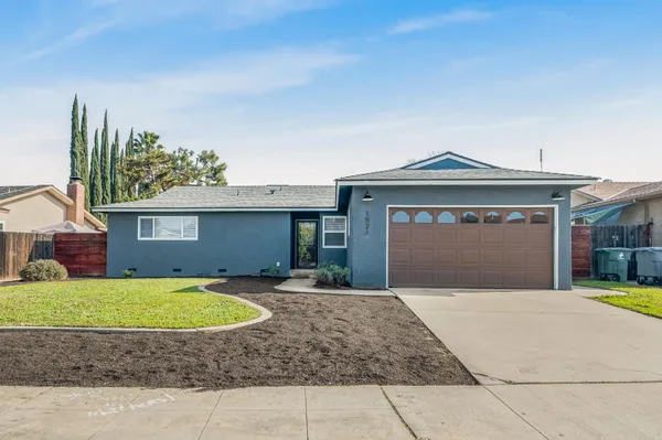 $450,000 | 1521 Stanford Avenue, Clovis, CA 93611