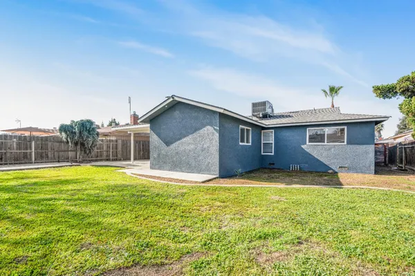 $450,000 | 1521 Stanford Avenue, Clovis, CA 93611