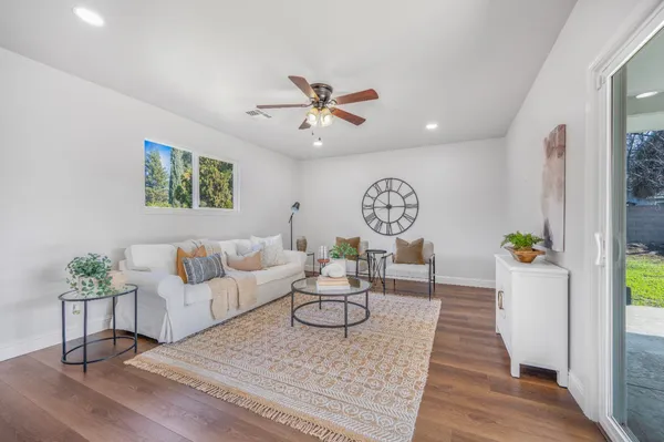 $450,000 | 1521 Stanford Avenue, Clovis, CA 93611