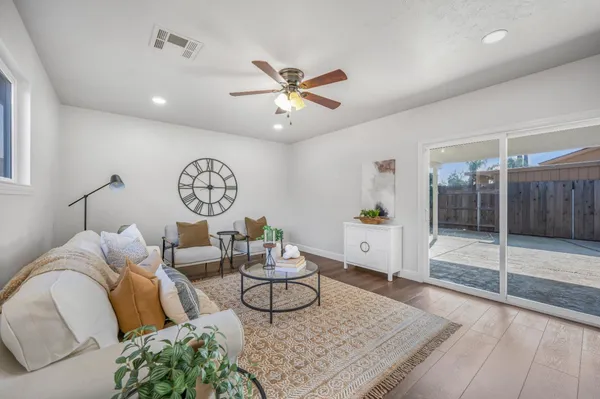 $450,000 | 1521 Stanford Avenue, Clovis, CA 93611