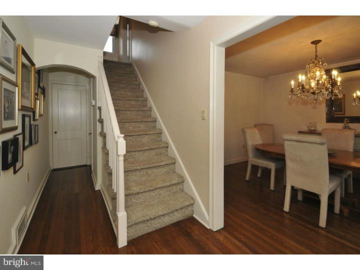 517 Ashmead Road Cheltenham, PA 19012 - Photo 3 of 19 Foyer