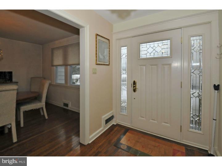 517 Ashmead Road Cheltenham, PA 19012 - Photo 4 of 19 Foyer