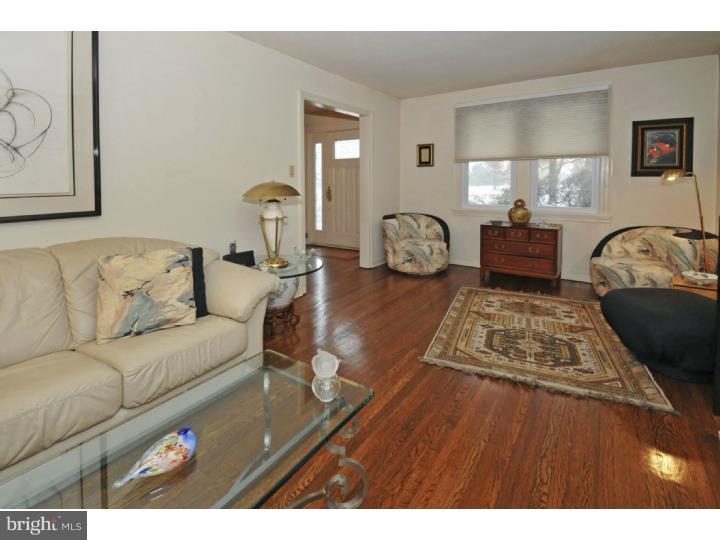 517 Ashmead Road Cheltenham, PA 19012 - Photo 6 of 19 Living Room