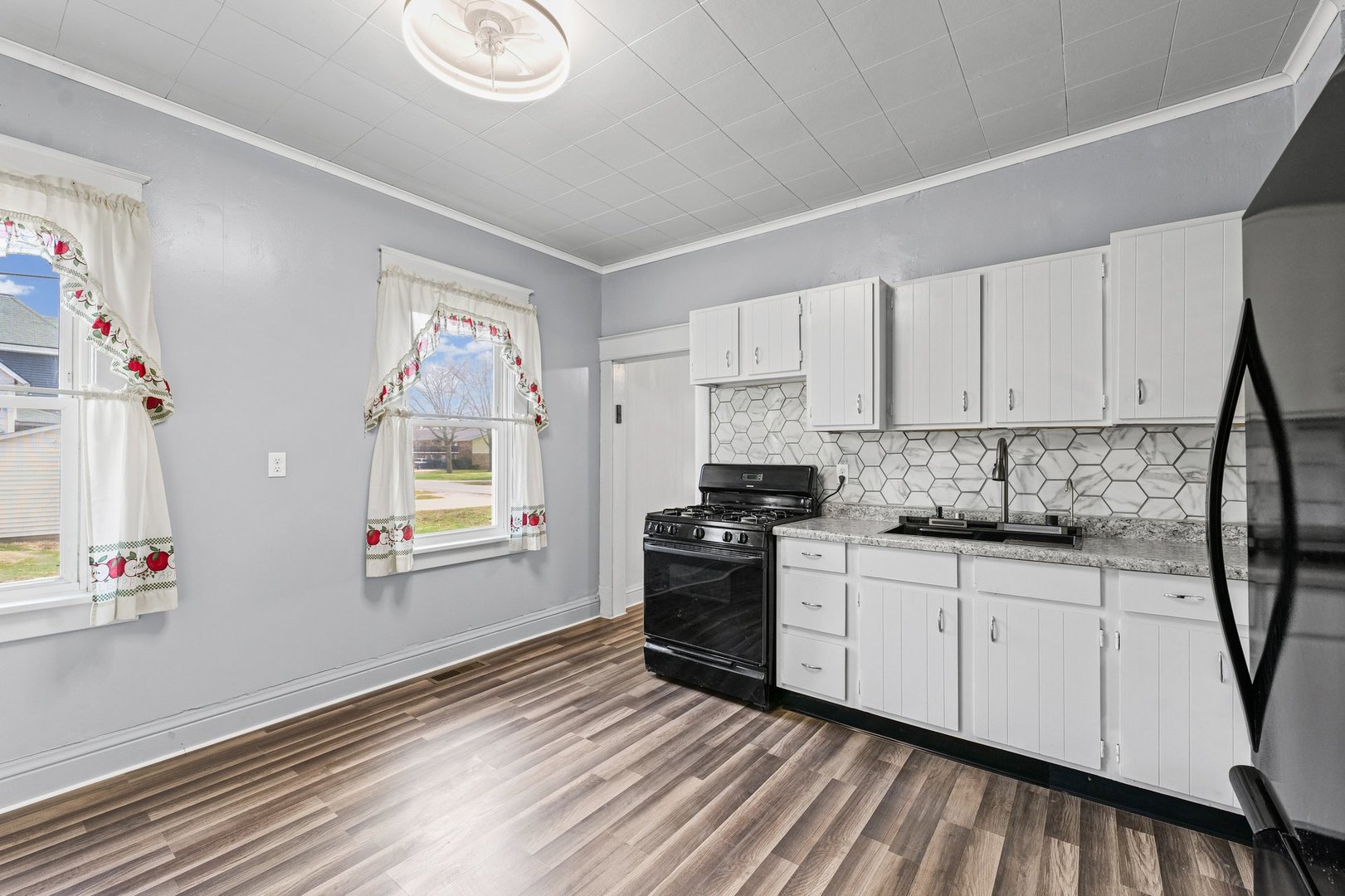 232 West William Street Bement, IL 61813 - Photo 10 of 25