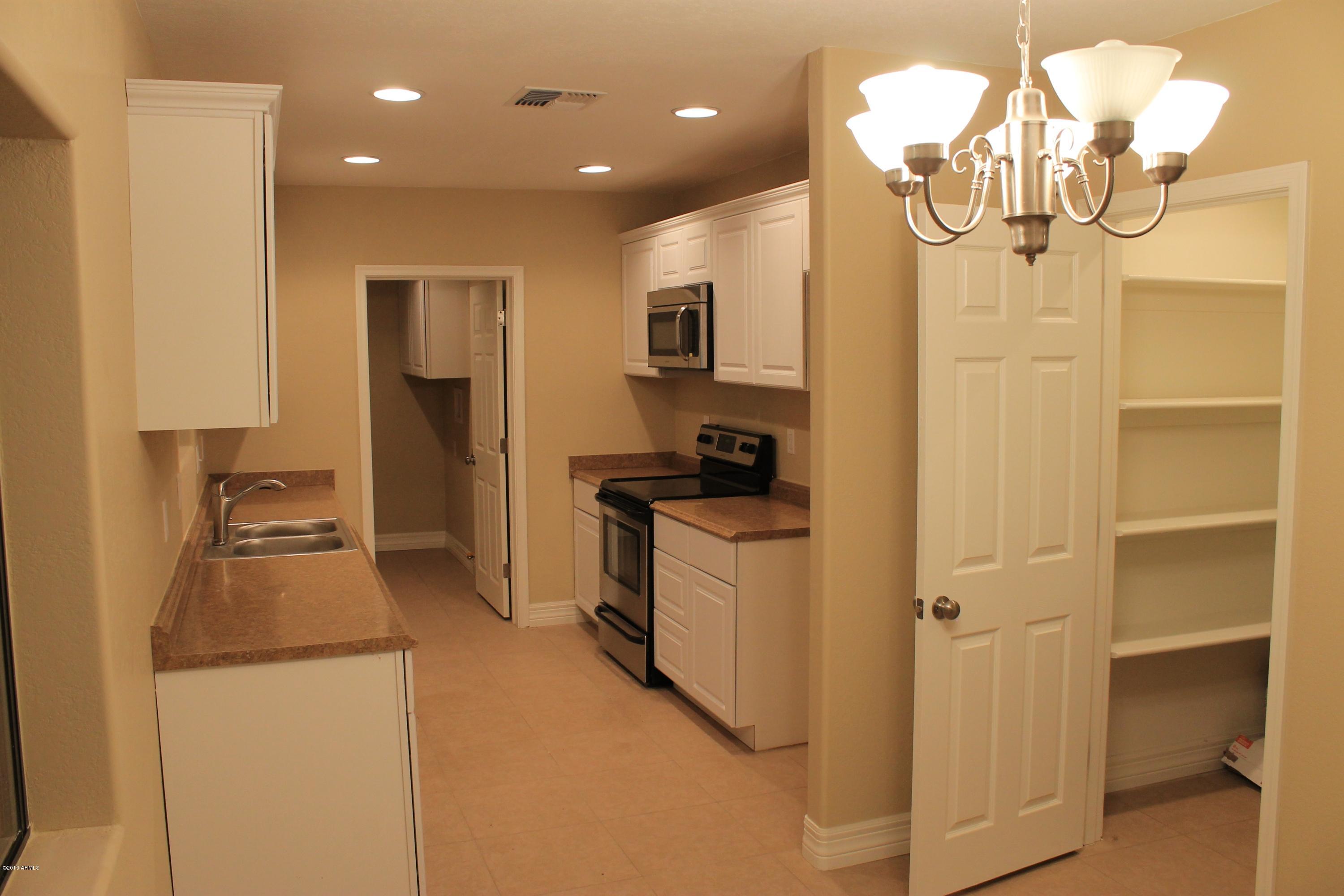 1706 East Almeria Road Phoenix, AZ 85006 - Photo 3 of 6 almeria 036