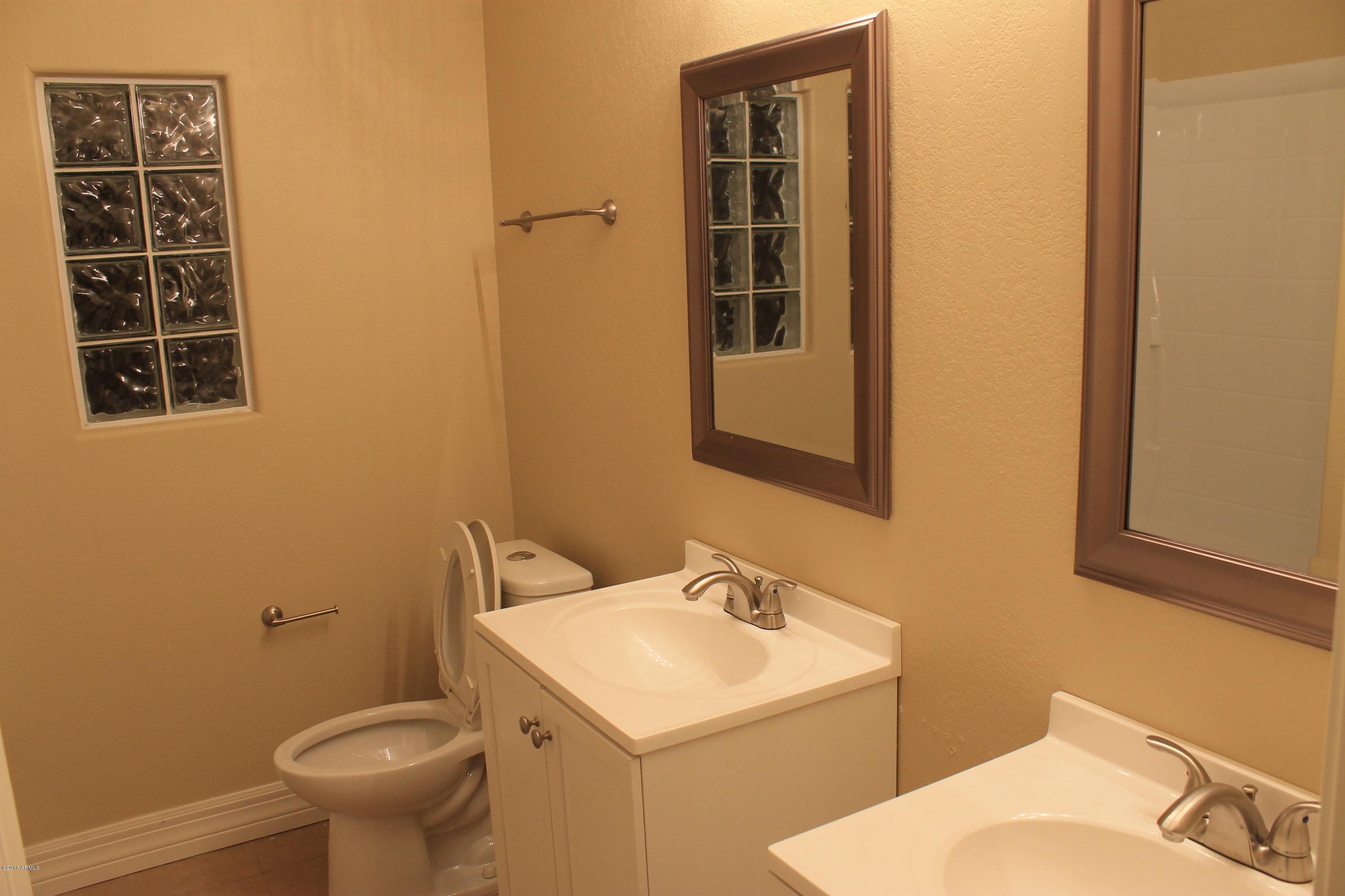 1706 East Almeria Road Phoenix, AZ 85006 - Photo 4 of 6 almeria 028