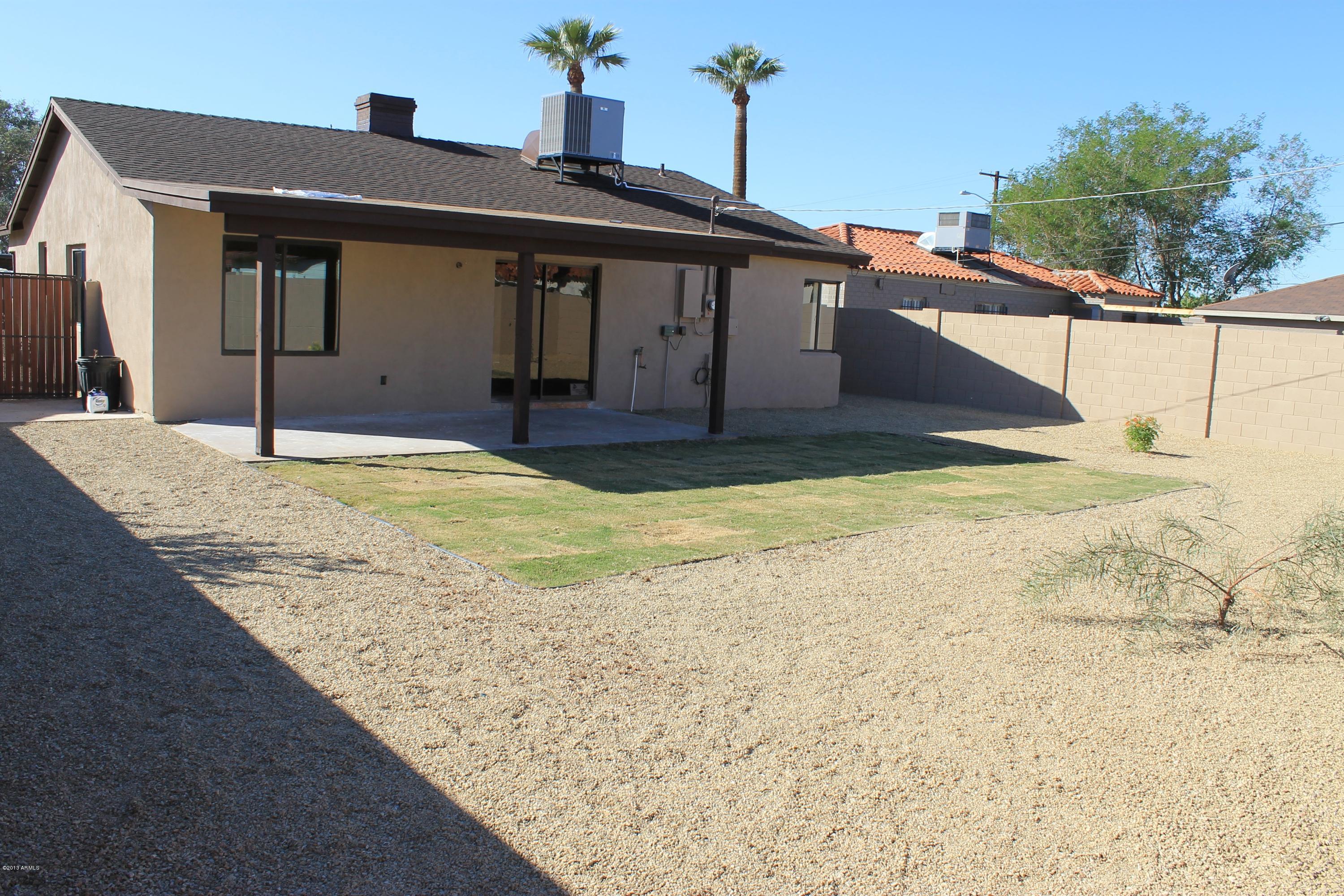 1706 East Almeria Road Phoenix, AZ 85006 - Photo 5 of 6 almeria 2 037