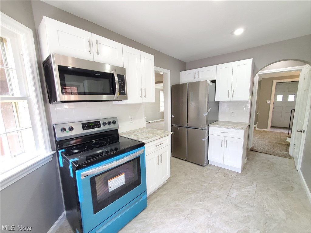 3542 Boynton Road Cleveland Heights, OH 44121 - Photo 3 of 33