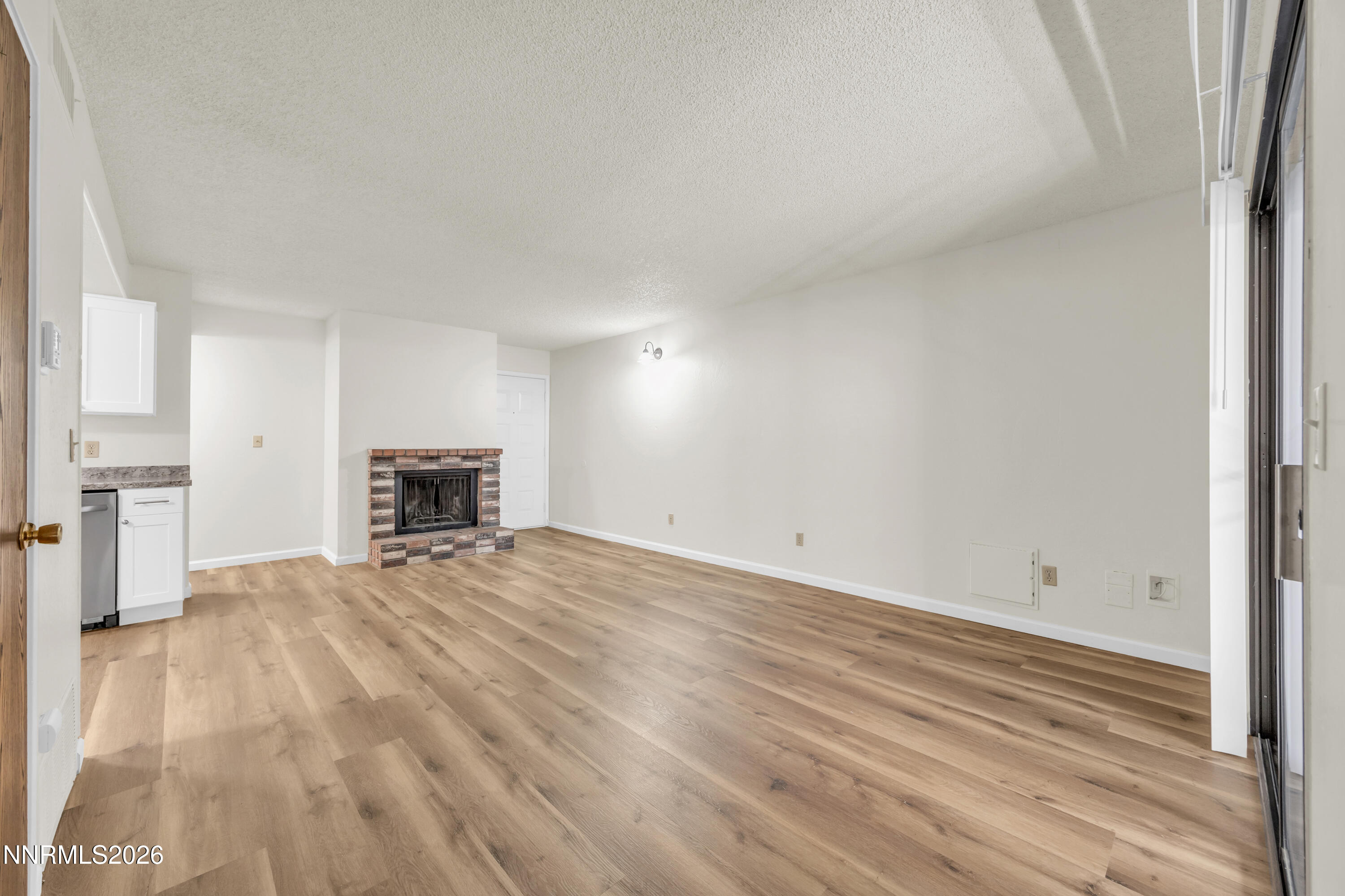 5037 Reggie Road Reno, NV 89502 - Photo 5 of 25 4_img_3815