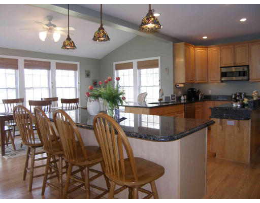 33 Glen Road Hopkinton, MA 01748 - Photo 7 of 24 Gallery Image 7