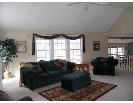 33 Glen Road Hopkinton, MA 01748 - Photo 10 of 24 Gallery Image 10
