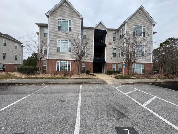 $1,300 | 2510 Friedland Place, Unit 202, Raleigh, NC 27617