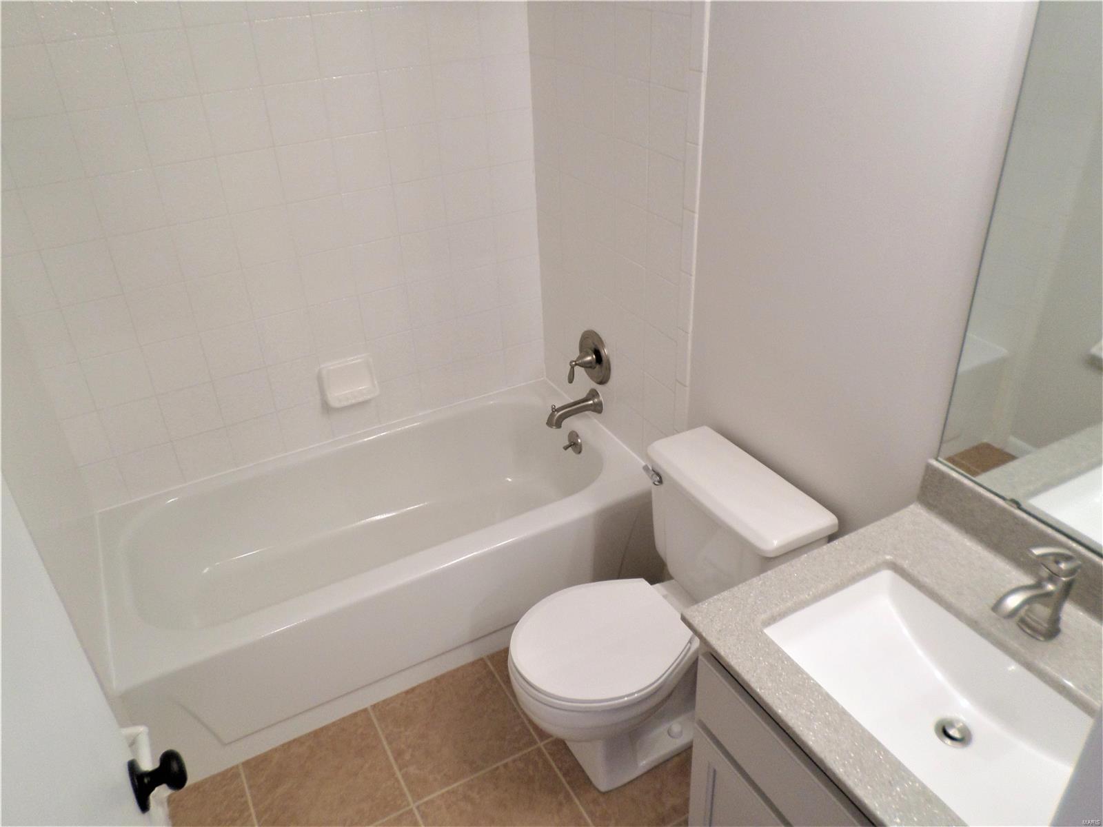 709 Ridgeside Drive, Unit H Ballwin, MO 63021 - Photo 14 of 24 Gallery Image 14