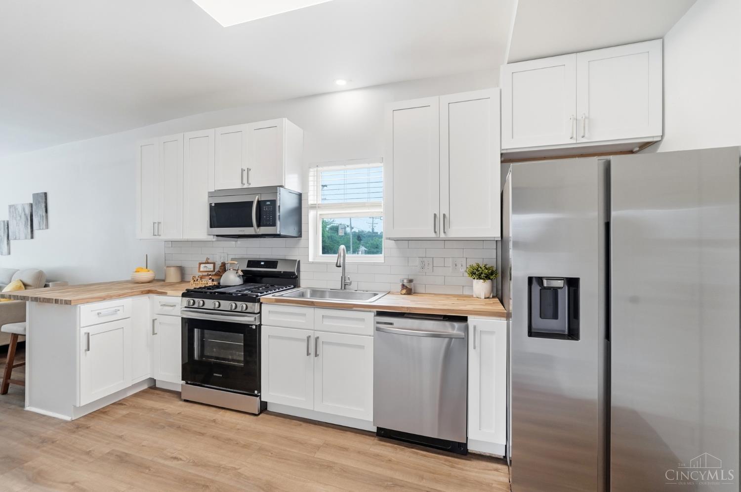 6056 Red Bank Road Cincinnati, OH 45213 - Photo 11 of 33