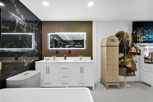 a view of backyard of house