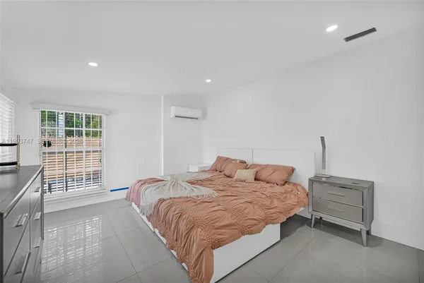 $860,000 | 6190 West 14th Avenue, Hialeah, FL 33012