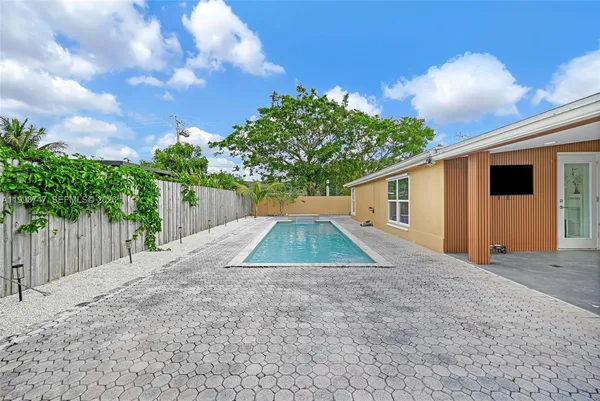 $860,000 | 6190 West 14th Avenue, Hialeah, FL 33012