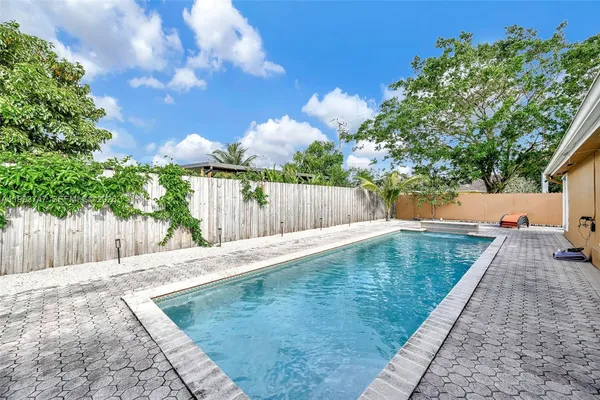 $860,000 | 6190 West 14th Avenue, Hialeah, FL 33012