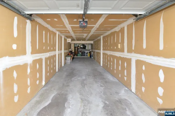 $421,000 | 20 Parkside Court, Wayne, NJ 07470