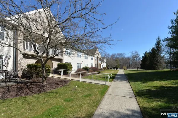 $421,000 | 20 Parkside Court, Wayne, NJ 07470