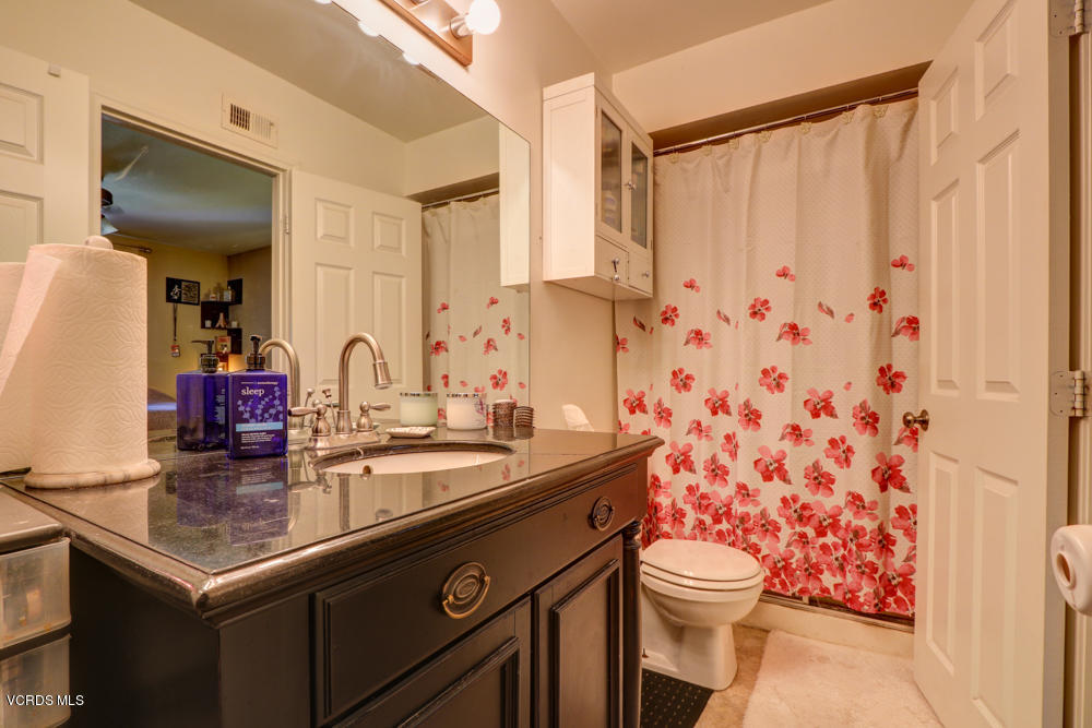 5216 Mildred Street Simi Valley, CA 93063 - Photo 14 of 20 Glenda (19 of 25)