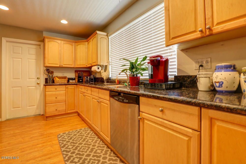5216 Mildred Street Simi Valley, CA 93063 - Photo 4 of 20 Glenda (8 of 25)