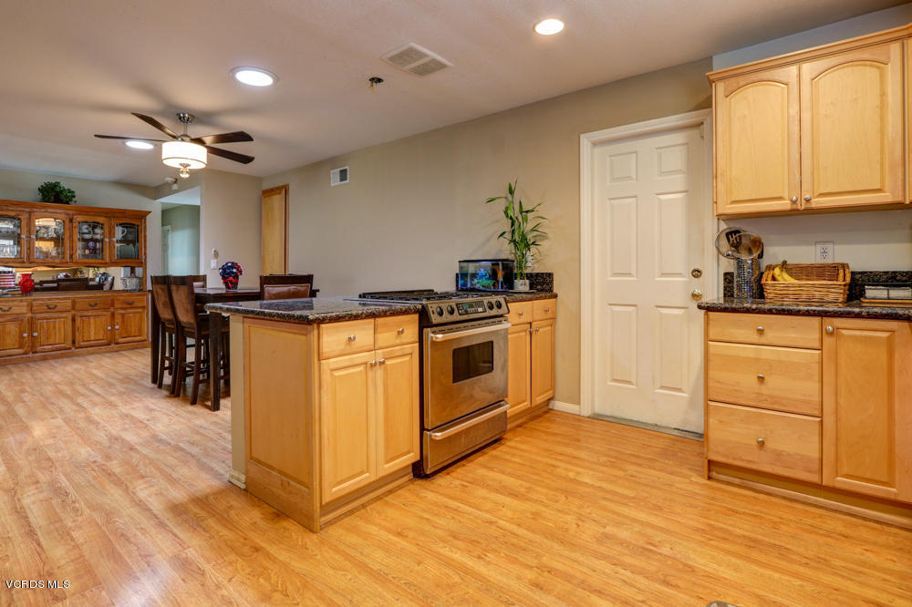 5216 Mildred Street Simi Valley, CA 93063 - Photo 8 of 20 Glenda (12 of 25)