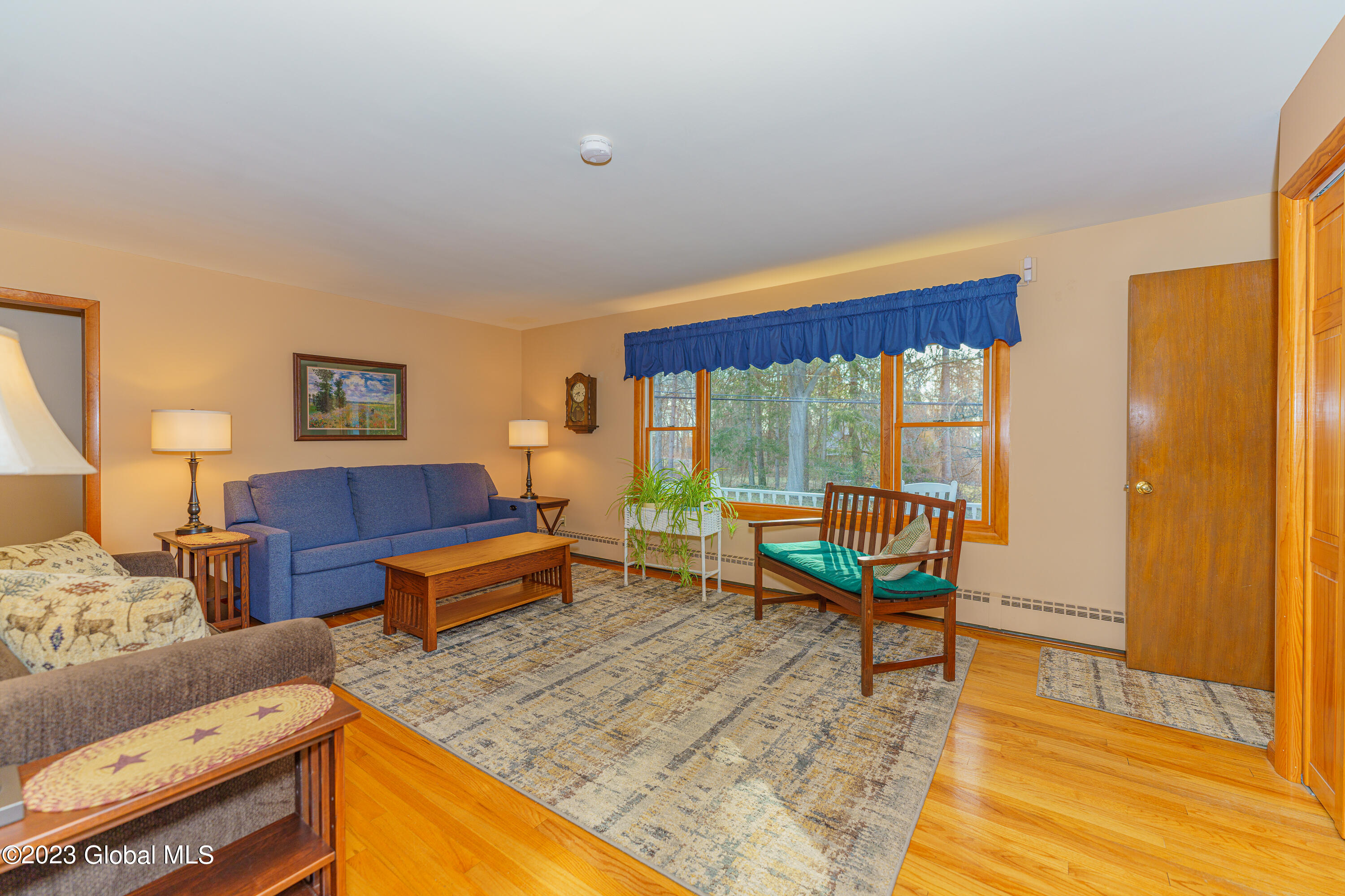 141 Gordon Road Rotterdam, NY 12306 - Photo 11 of 61 1 Livingroom 1