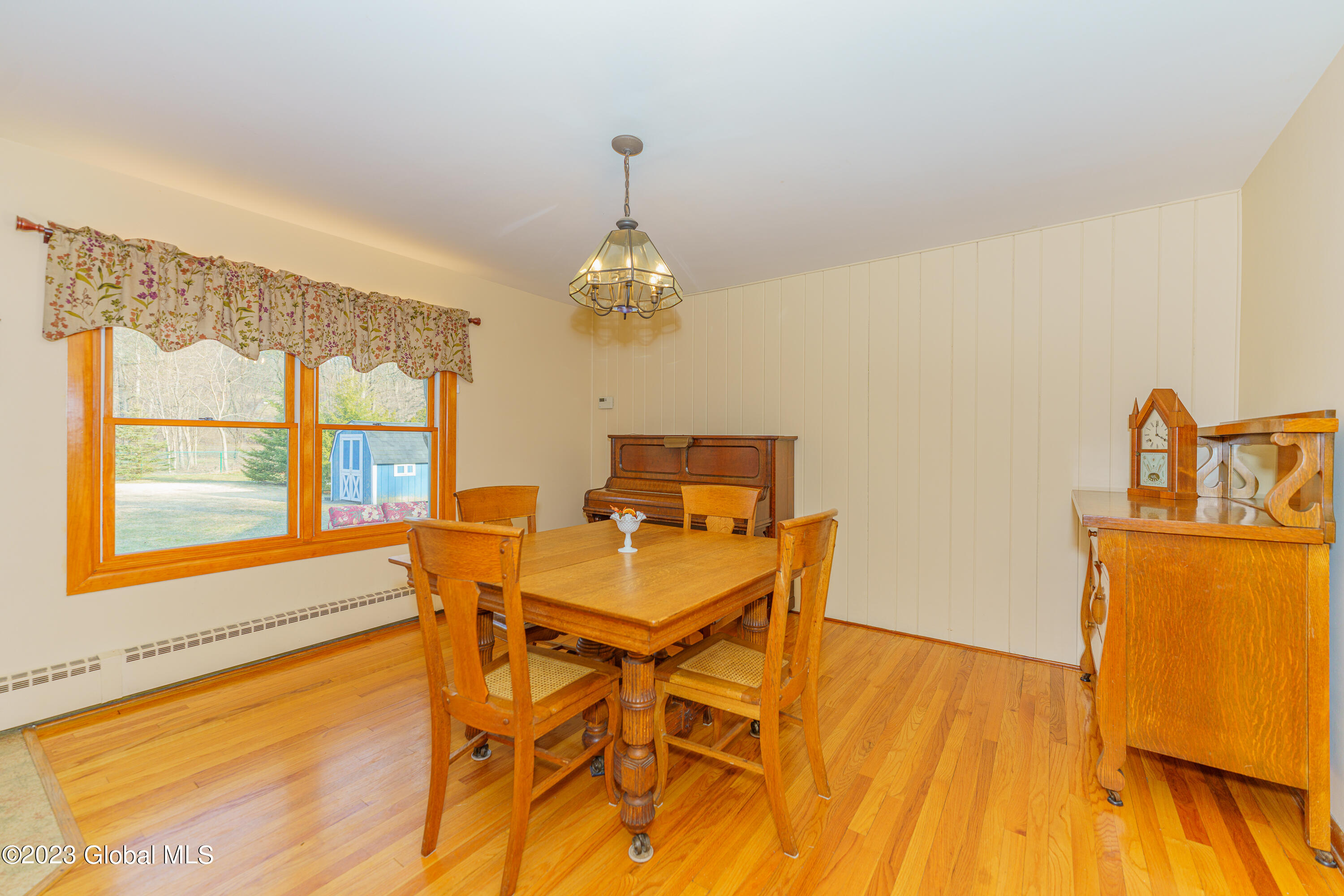 141 Gordon Road Rotterdam, NY 12306 - Photo 16 of 61 2 Diningroom 2