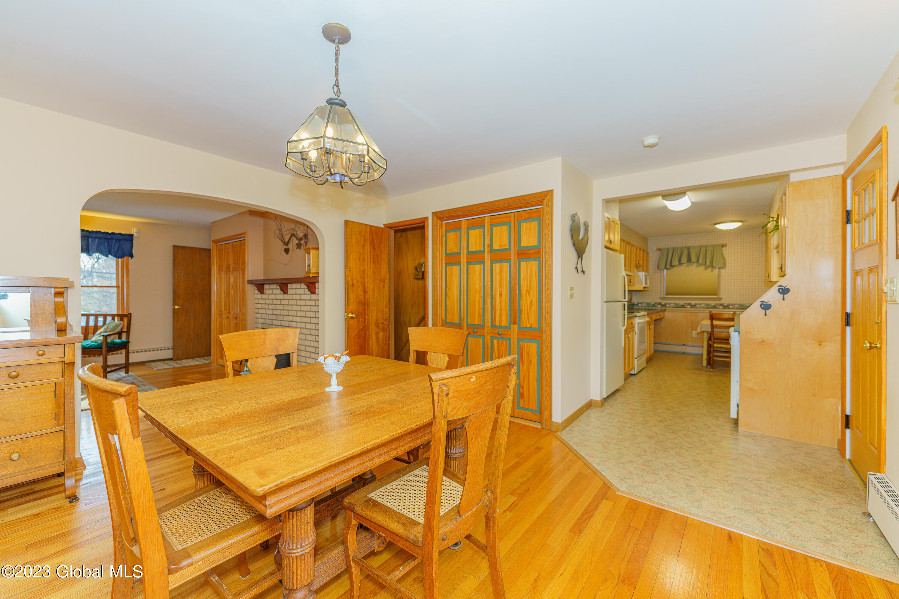 141 Gordon Road Rotterdam, NY 12306 - Photo 18 of 61 2 Diningroom 4