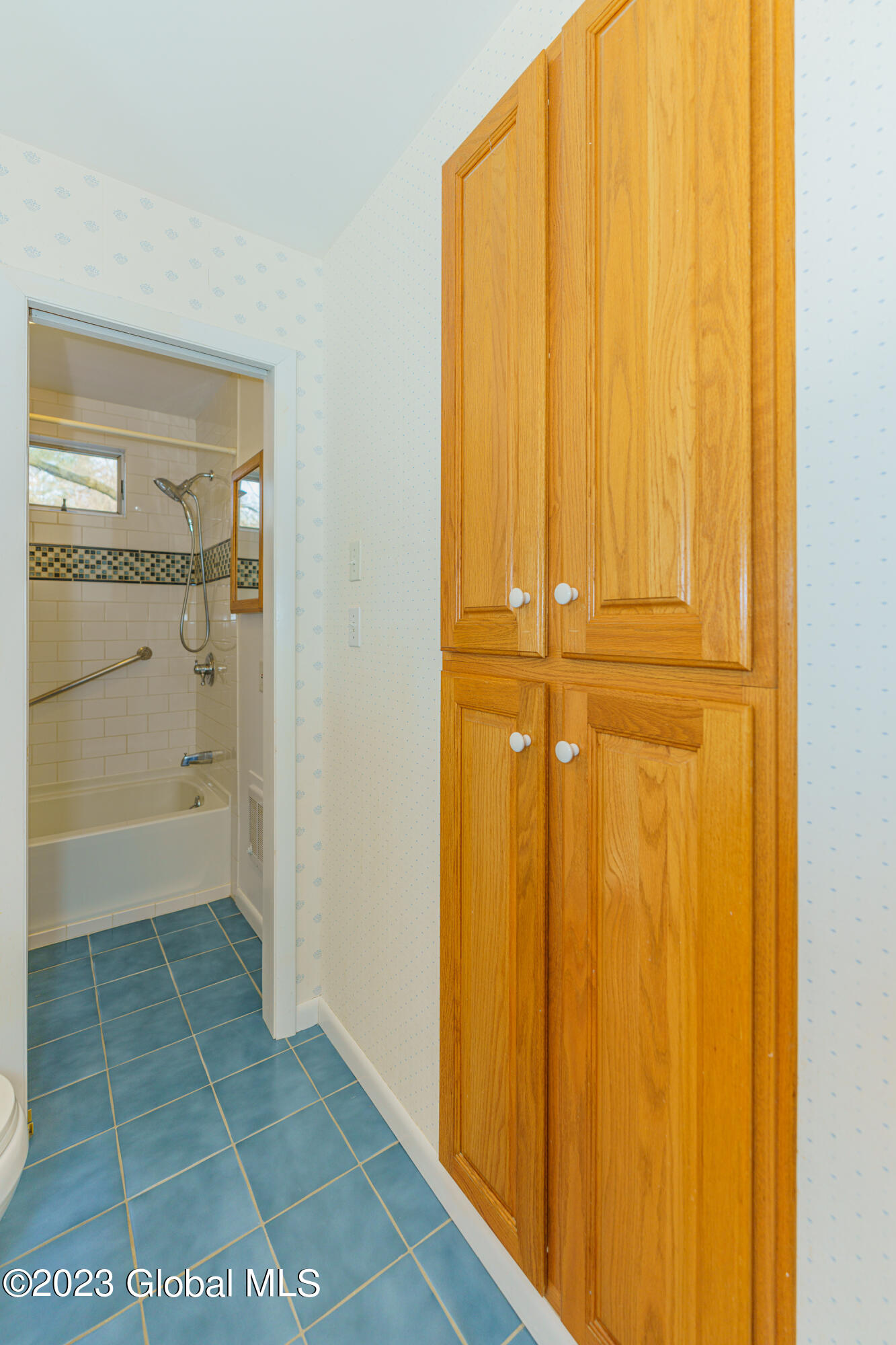 141 Gordon Road Rotterdam, NY 12306 - Photo 35 of 61 6 bathroom 2