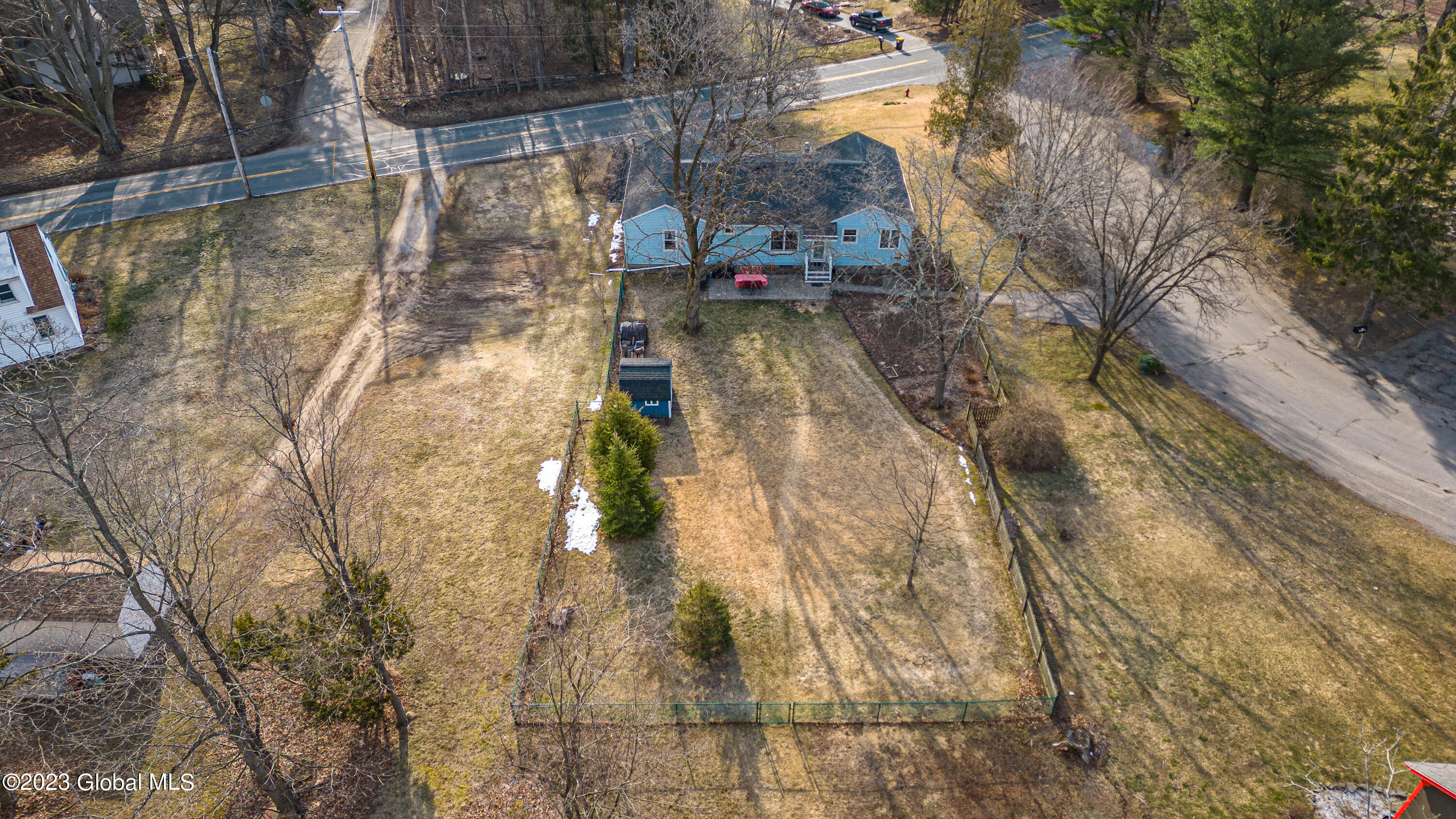 141 Gordon Road Rotterdam, NY 12306 - Photo 54 of 61 Air yard 2
