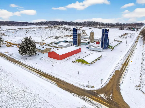 $1,600,000 | S4121 Crawford Street, Baraboo, WI 53913