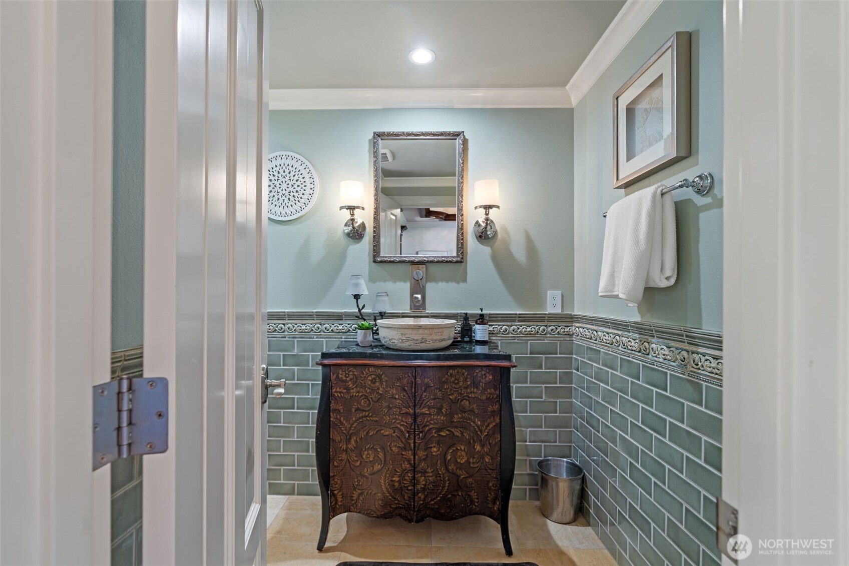 8723 Talbot Road Edmonds, WA 98026 - Photo 18 of 40