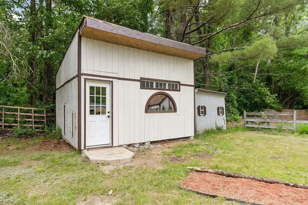 $438,000 | 10 Worcester Road, Townsend, MA 01469
