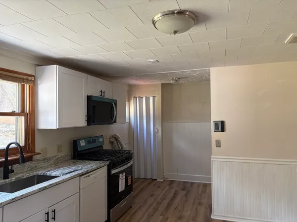 $438,000 | 10 Worcester Road, Townsend, MA 01469