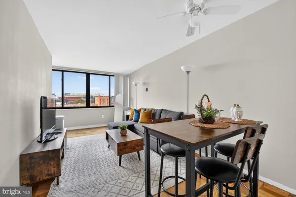 $1,925 | 2030 F Street Northwest, Unit 908, Washington, DC 20006