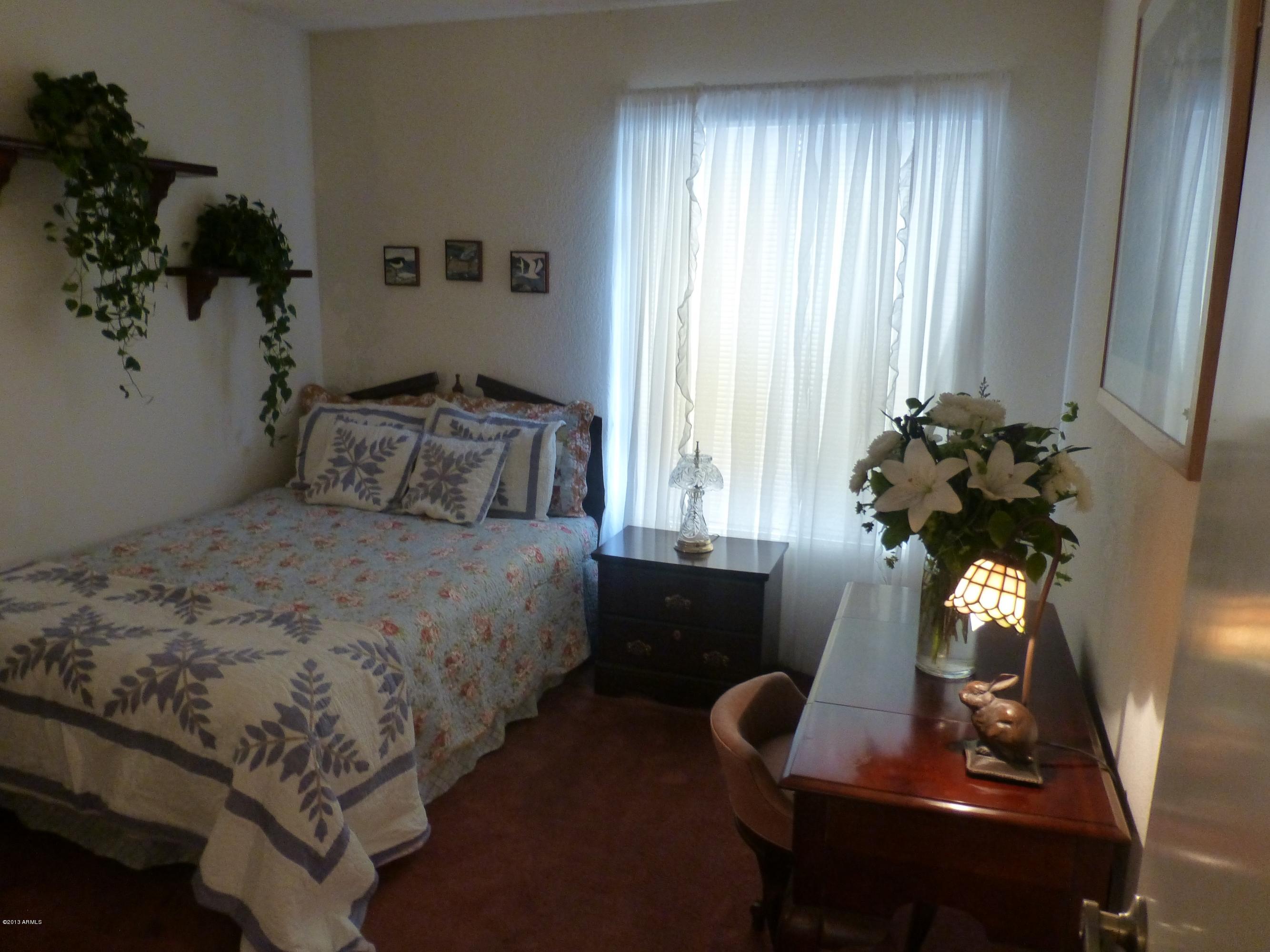 302 West Grandview Road Phoenix, AZ 85023 - Photo 13 of 24 P1000504
