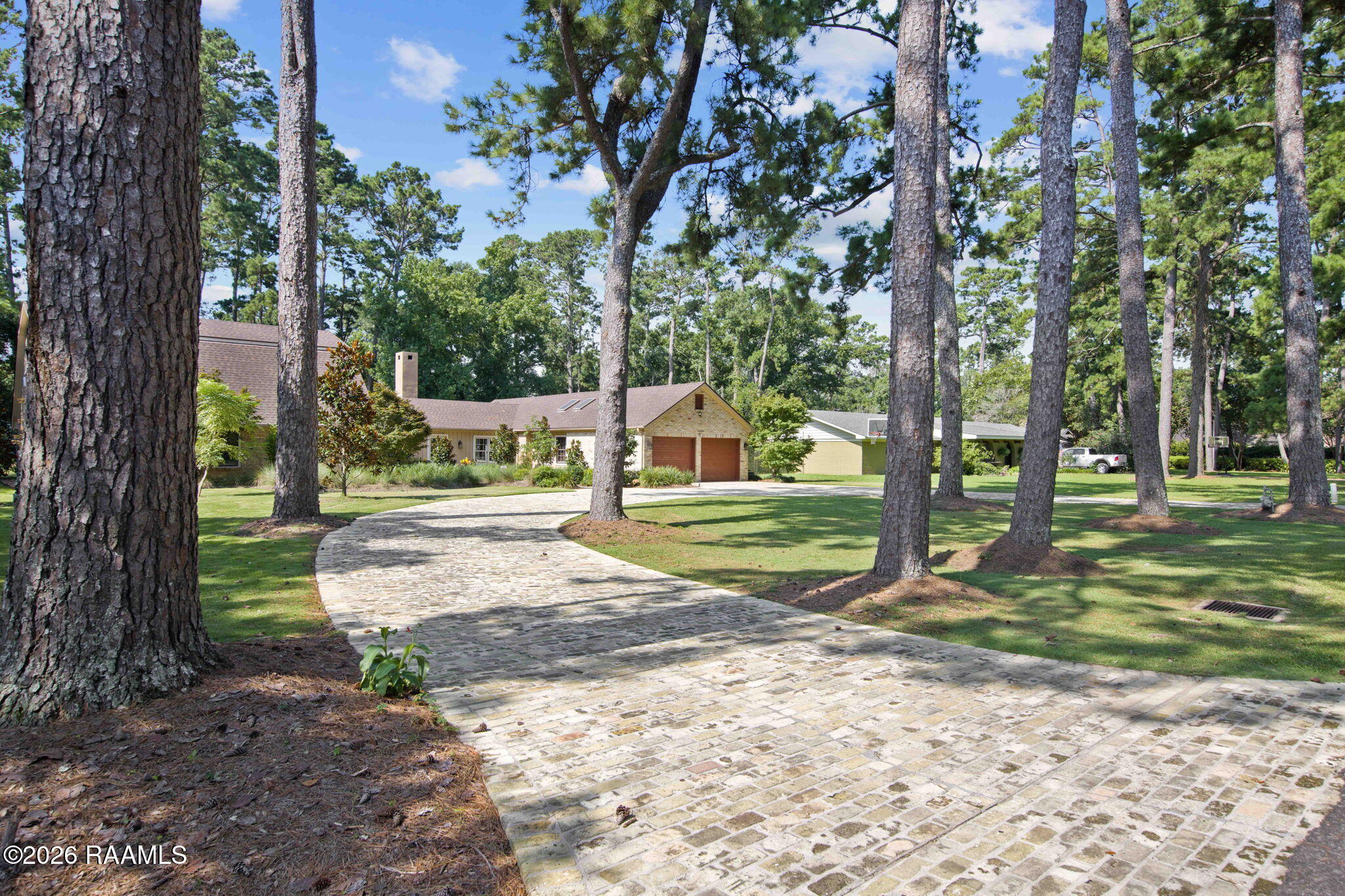 179 Forest Drive Crowley, LA 70526 - Photo 3 of 27 side front drive