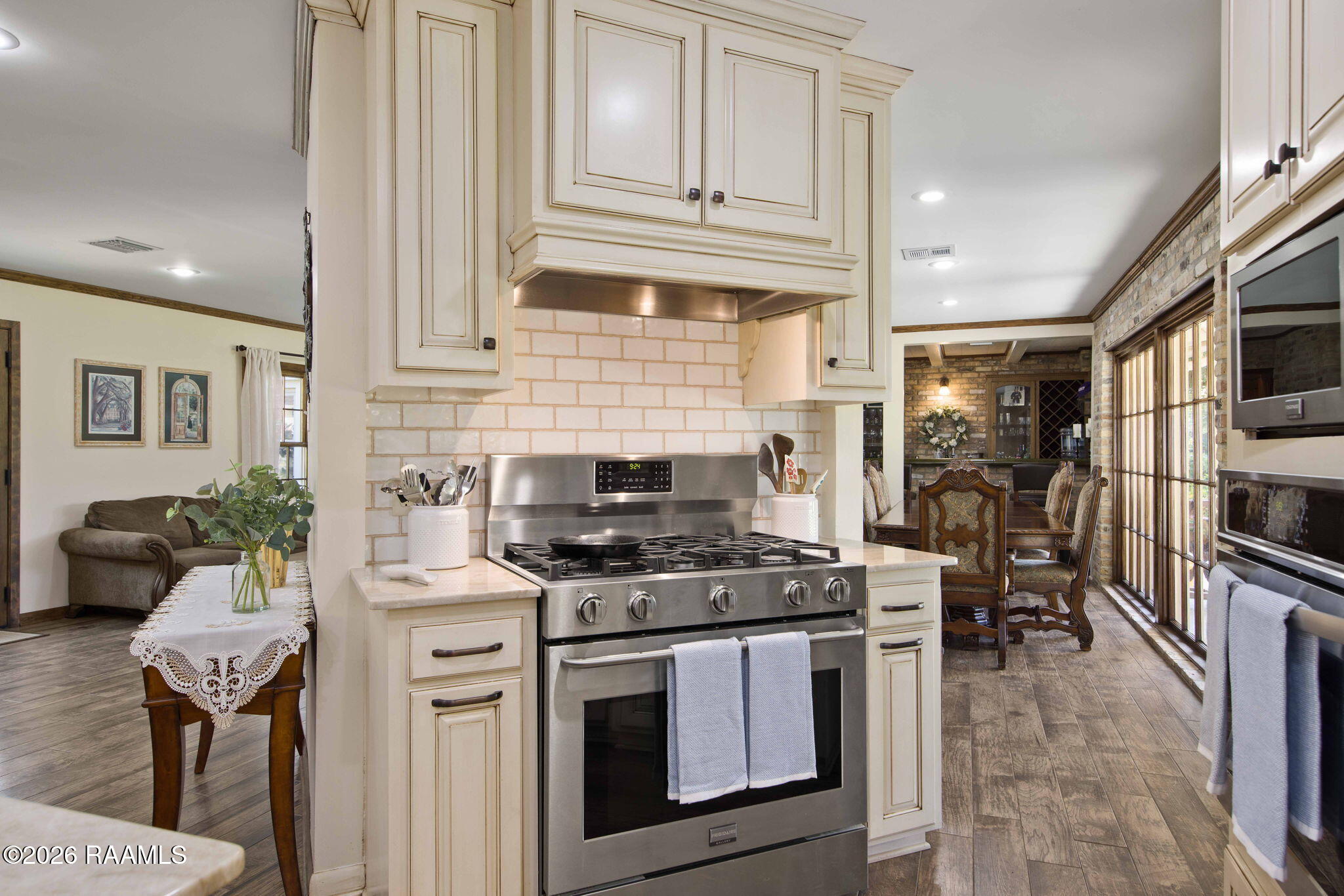 179 Forest Drive Crowley, LA 70526 - Photo 6 of 27 gas range