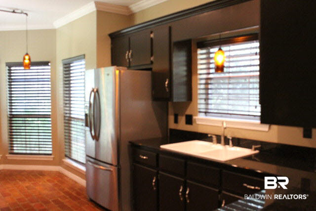 117 Ferncliff Circle Daphne, AL 36526 - Photo 3 of 13 Kitchen