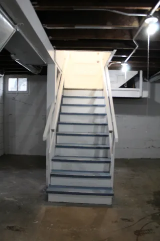 $290,000 | 689 Bent Street, Elgin, IL 60120