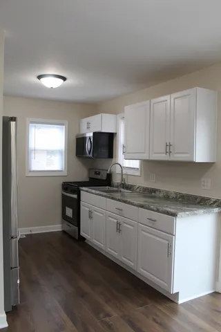 $290,000 | 689 Bent Street, Elgin, IL 60120