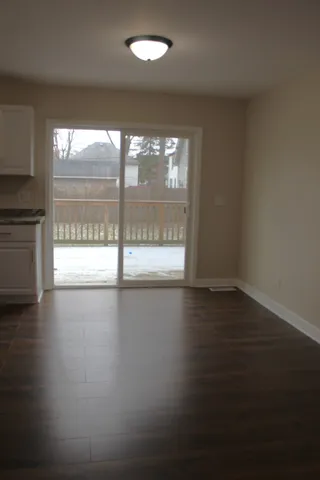 $290,000 | 689 Bent Street, Elgin, IL 60120