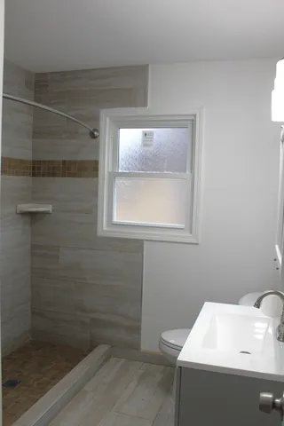 $290,000 | 689 Bent Street, Elgin, IL 60120