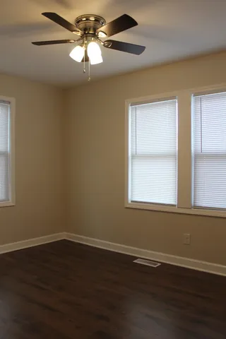 $290,000 | 689 Bent Street, Elgin, IL 60120